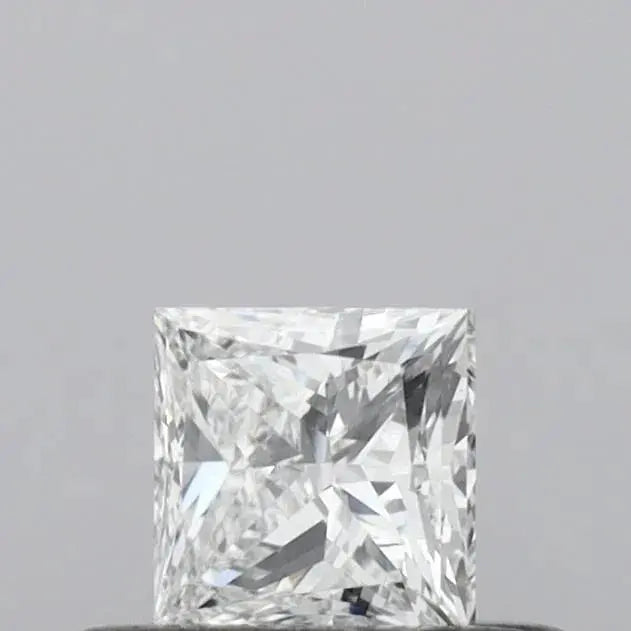 0.32 Carats PRINCESS Diamond BC52FA536
