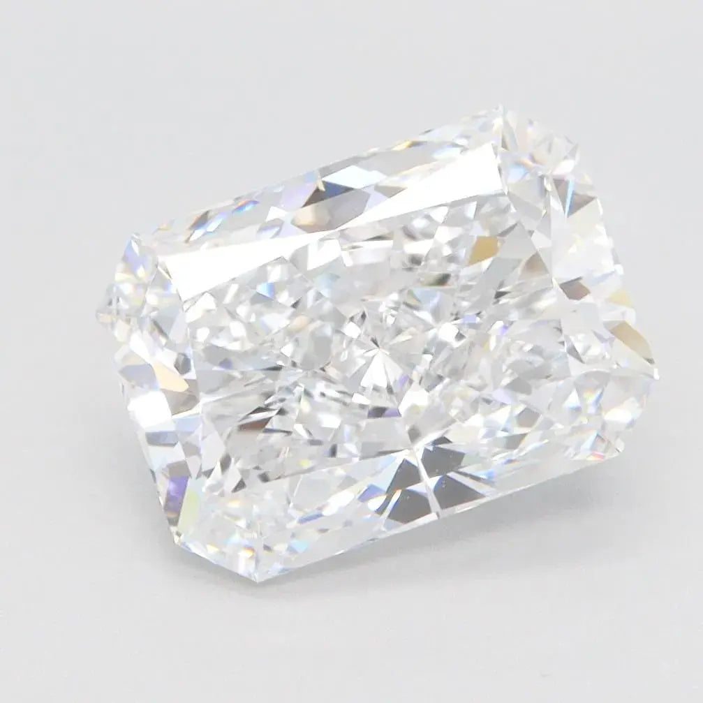 2.92 Carats RADIANT Diamond 4AF5115D6